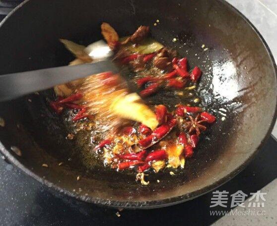 正宗潛江油燜大蝦的做法-麻辣味煮菜譜