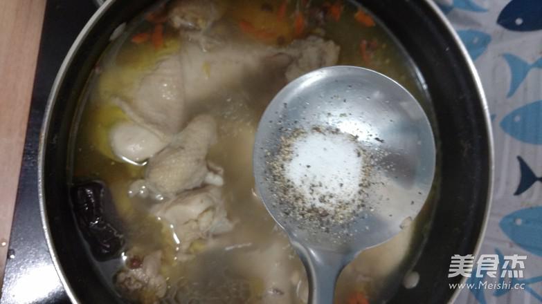 清燉雞湯的做法-咸鮮味燉菜譜-易網健康養生網 清燉雞湯的做法-咸鮮味燉菜譜