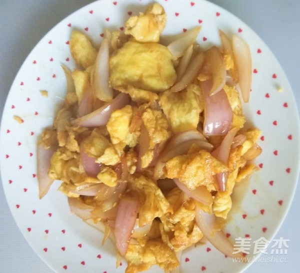 圓蔥炒雞蛋的做法-家常味炒菜譜