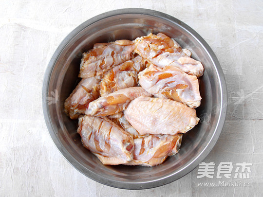 番茄煮雞翅的做法-家常味煮菜譜-易網<a href=http://www.xllyou.com/ target=_blank class=infotextkey>健康養生</a>網 番茄煮雞翅的做法-家常味煮菜譜