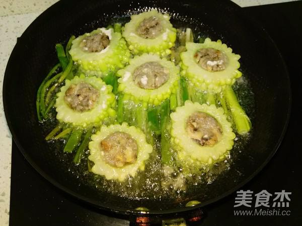 牛肉苦瓜燒的做法-咸鮮味燒菜譜-易網健康養生網 牛肉苦瓜燒的做法-咸鮮味燒菜譜