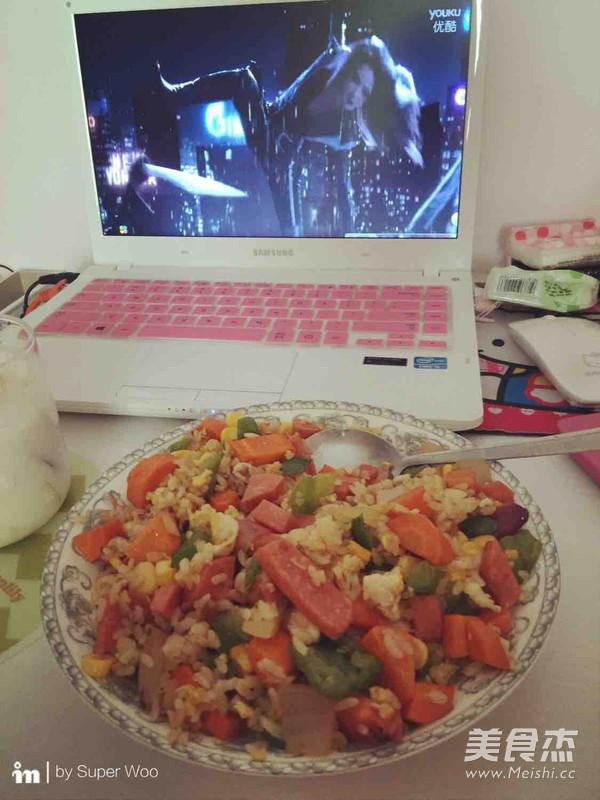 特色醬油大雜燴炒飯的做法-醬香味炒菜譜-易網(wǎng)健康養(yǎng)生網(wǎng) 特色醬油大雜燴炒飯的做法-醬香味炒菜譜