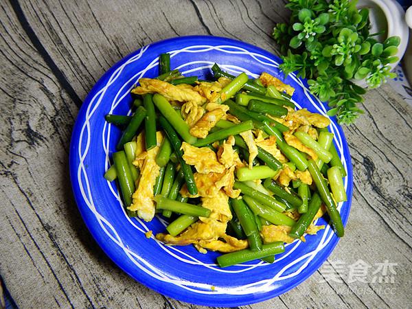 蒜苔炒雞蛋的做法-咸鮮味炒菜譜