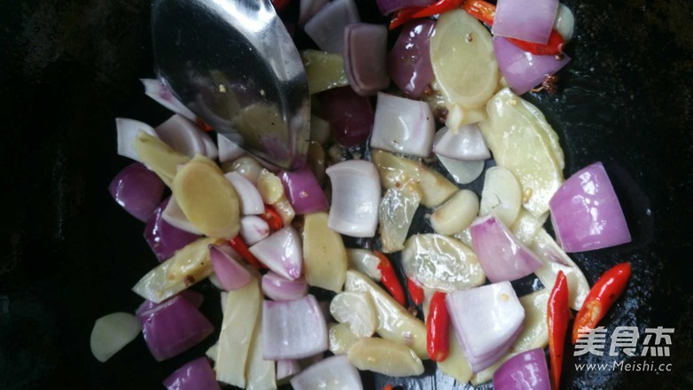 紅椒炒豬肝的做法-家常味炒菜譜-易網健康養生網 紅椒炒豬肝的做法-家常味炒菜譜