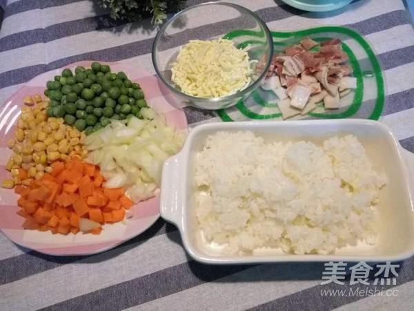 咖喱培根焗飯的做法-咖喱味烘焙菜譜-易網<a href=http://www.xllyou.com/ target=_blank class=infotextkey>健康養生</a>網 咖喱培根焗飯的做法-咖喱味烘焙菜譜