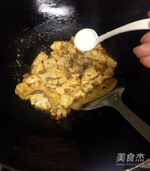 肉末老干媽豆腐的做法-家常味燒菜譜-易網(wǎng)健康養(yǎng)生網(wǎng) 肉末老干媽豆腐的做法-家常味燒菜譜