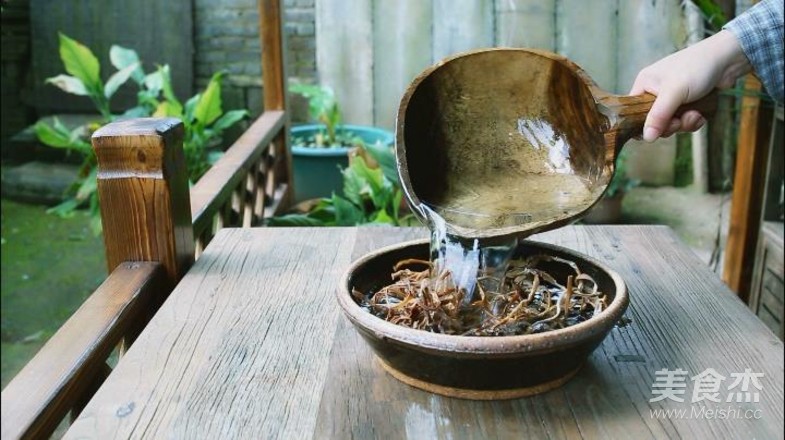 筍干炒回鍋肉的做法-家常味炒菜譜-易網(wǎng)健康養(yǎng)生網(wǎng) 筍干炒回鍋肉的做法-家常味炒菜譜