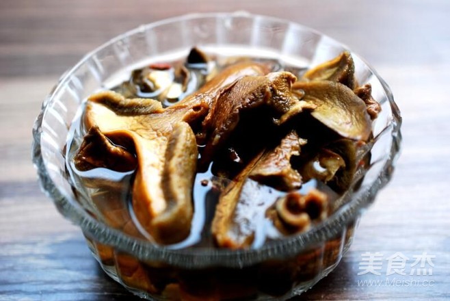 星級酒店野生牛肝菌炒飯的做法-家常味炒菜譜