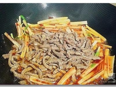 芹菜炒牛肉的做法-家常味炒菜譜