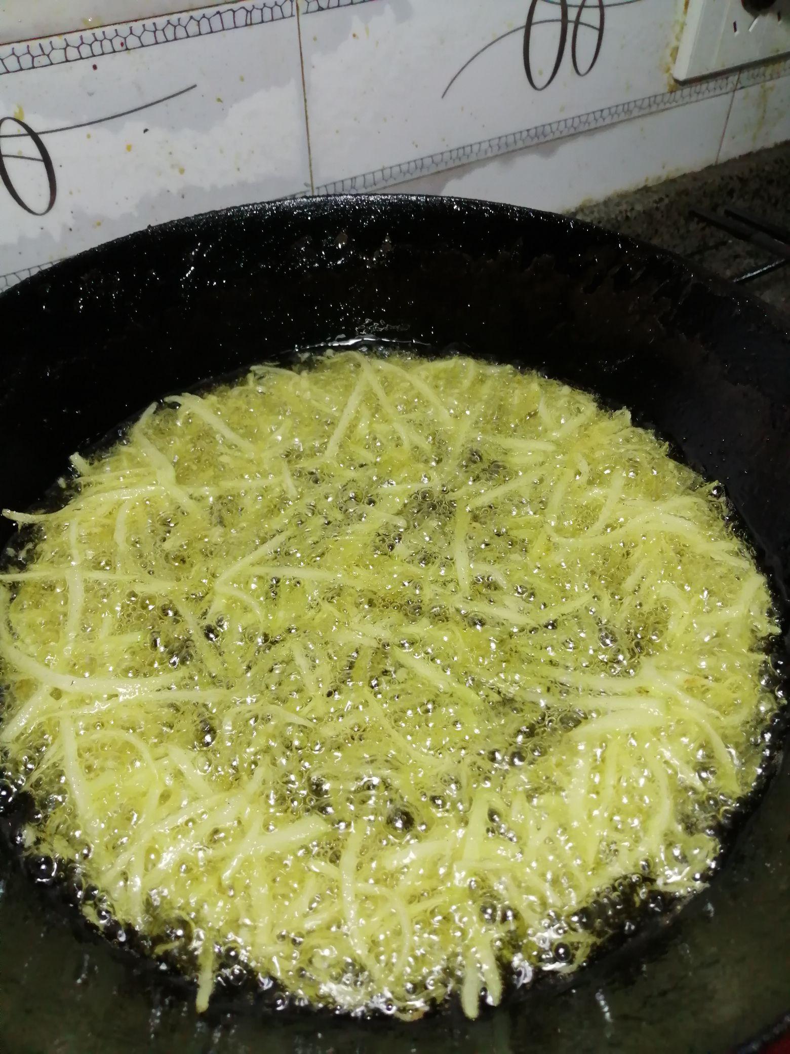 涼拌金絲的做法-酸甜味拌菜譜-易網健康養生網 涼拌金絲的做法-酸甜味拌菜譜