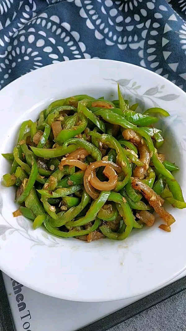 辣椒炒豬肉皮的做法-香辣味炒菜譜-易網健康養生網 辣椒炒豬肉皮的做法-香辣味炒菜譜