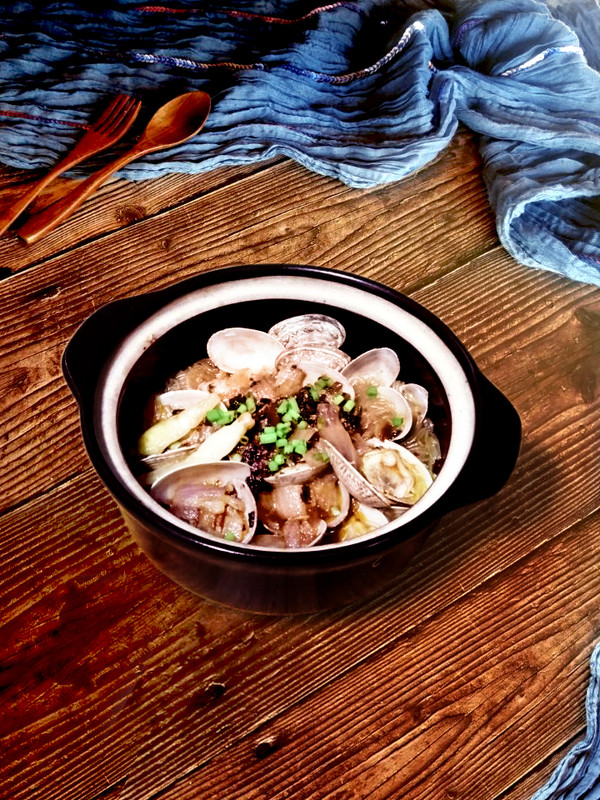 花蛤粉絲煲的做法-咸鮮味煲菜譜-易網(wǎng)健康養(yǎng)生網(wǎng) 花蛤粉絲煲的做法-咸鮮味煲菜譜