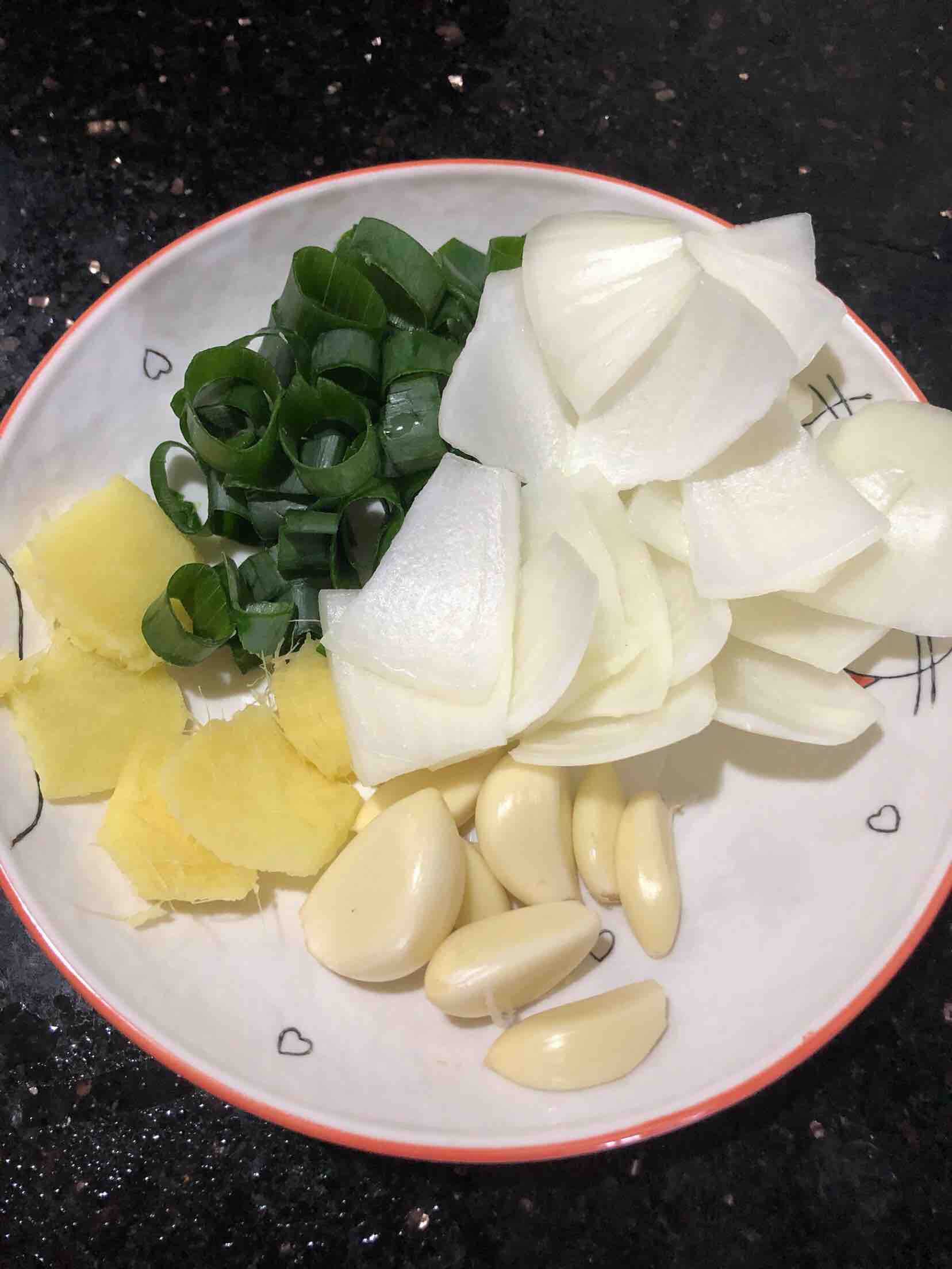 西紅柿燉牛腩的做法-家常味燉菜譜-易網(wǎng)健康養(yǎng)生網(wǎng) 西紅柿燉牛腩的做法-家常味燉菜譜