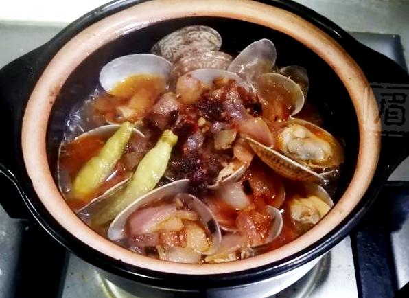 花蛤粉絲煲的做法-咸鮮味煲菜譜-易網(wǎng)健康養(yǎng)生網(wǎng) 花蛤粉絲煲的做法-咸鮮味煲菜譜