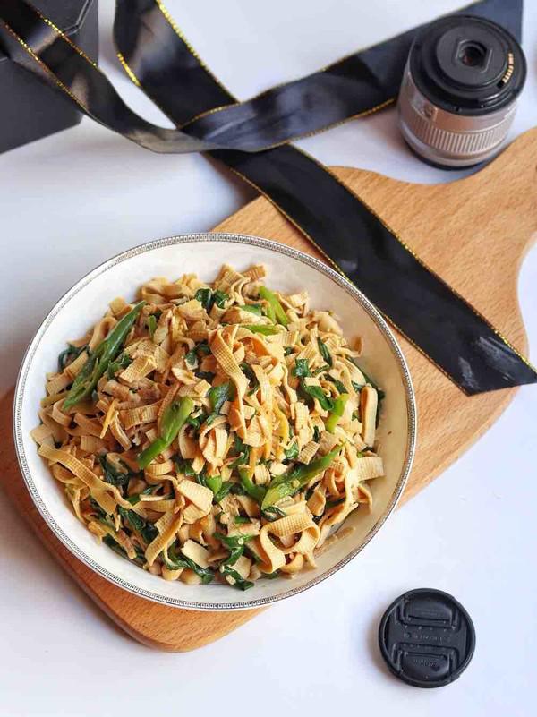 韭菜千張炒肉絲的做法-家常味炒菜譜-易網健康養(yǎng)生網 韭菜千張炒肉絲的做法-家常味炒菜譜