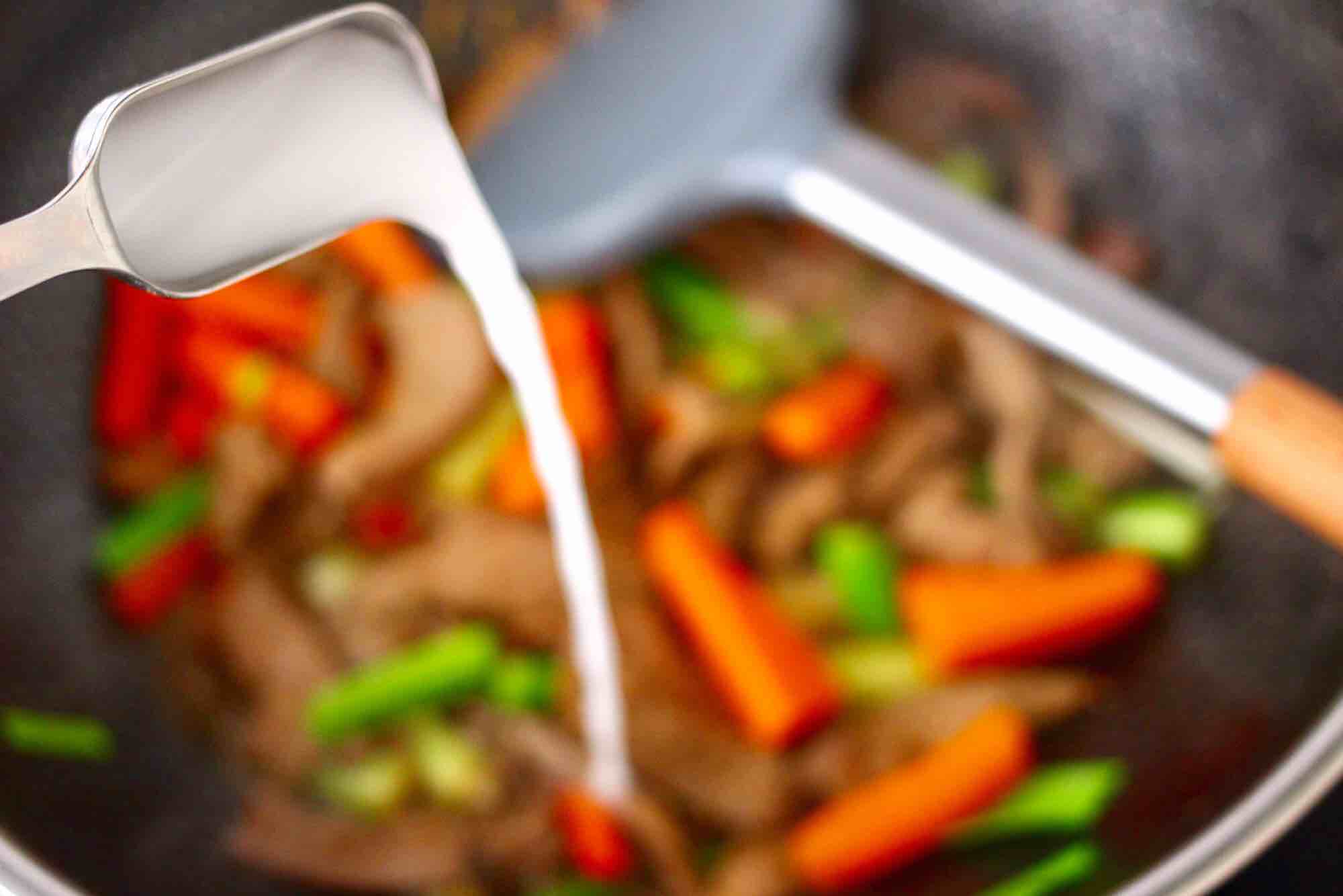 蒜苗爆肝尖的做法-蒜香味爆菜譜-易網健康養生網 蒜苗爆肝尖的做法-蒜香味爆菜譜