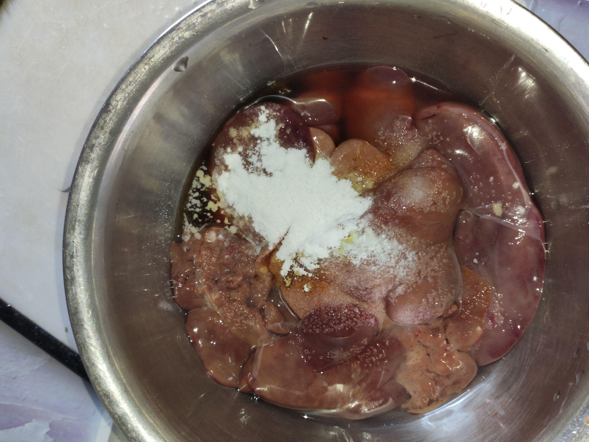 辣炒雞肝的做法-香辣味炒菜譜-易網(wǎng)<a href=http://www.xllyou.com/ target=_blank class=infotextkey>健康養(yǎng)生</a>網(wǎng) 辣炒雞肝的做法-香辣味炒菜譜