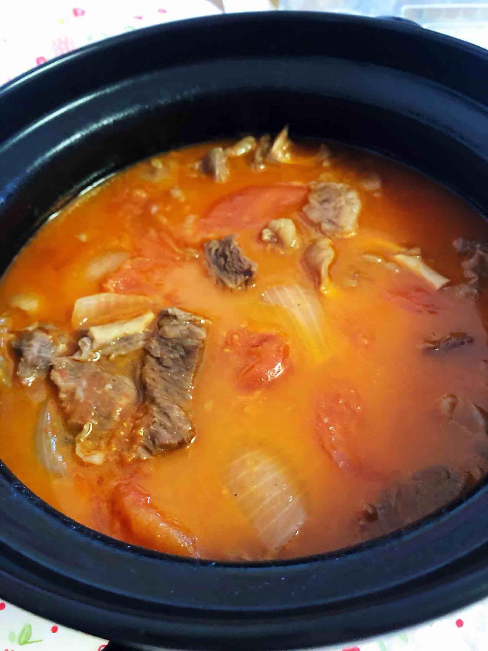 西紅柿燉牛腩的做法-家常味燉菜譜-易網(wǎng)健康養(yǎng)生網(wǎng) 西紅柿燉牛腩的做法-家常味燉菜譜