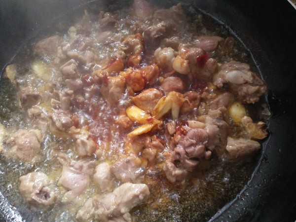 新鮮豌豆燒鴨子的做法-咸鮮味燒菜譜-易網健康養生網 新鮮豌豆燒鴨子的做法-咸鮮味燒菜譜