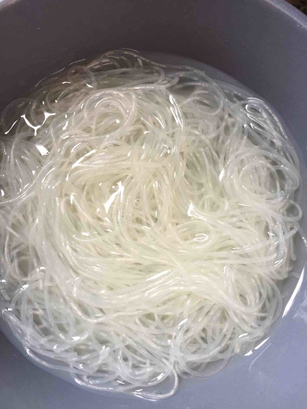 冬蔭功炒米粉的做法-咸鮮味炒菜譜-易網<a href=http://www.xllyou.com/ target=_blank class=infotextkey>健康養生</a>網 冬蔭功炒米粉的做法-咸鮮味炒菜譜