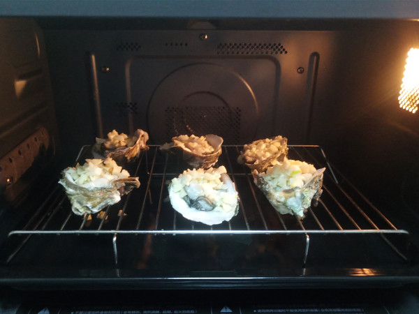 蒜蓉烤生蠔的做法-咸鮮味烤菜譜-易網(wǎng)健康養(yǎng)生網(wǎng) 蒜蓉烤生蠔的做法-咸鮮味烤菜譜