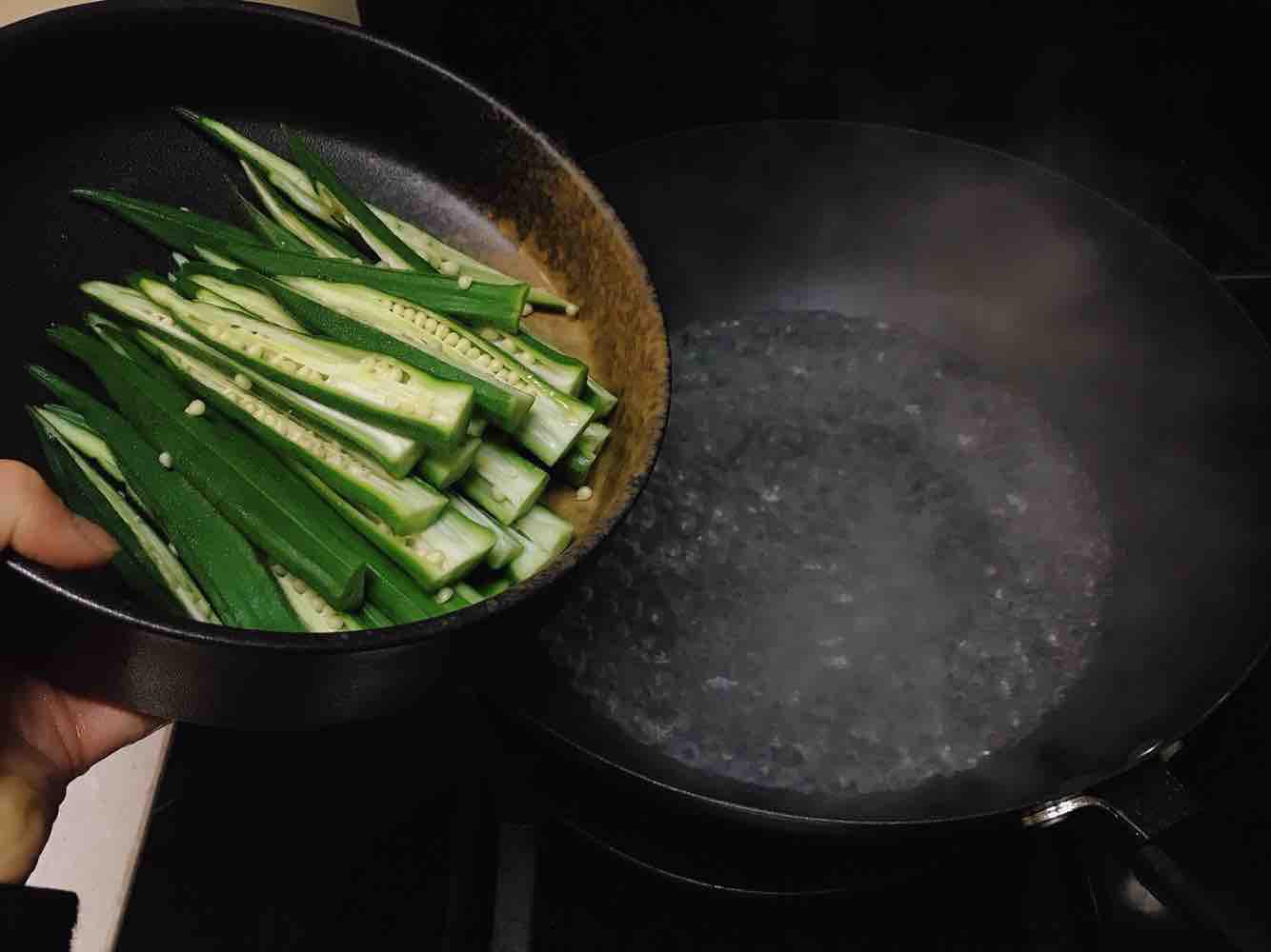 秋葵炒肉末的做法-咸鮮味炒菜譜-易網健康養生網 秋葵炒肉末的做法-咸鮮味炒菜譜