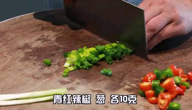 麻辣干鍋蝦的做法-香辣味炒菜譜-易網(wǎng)健康養(yǎng)生網(wǎng) 麻辣干鍋蝦的做法-香辣味炒菜譜