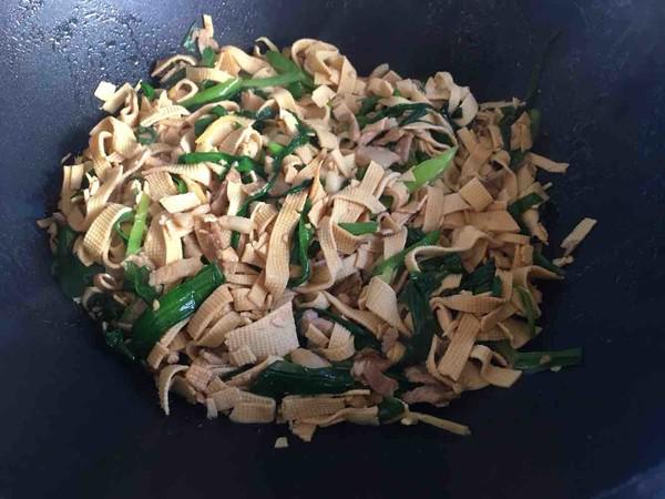 韭菜千張炒肉絲的做法-家常味炒菜譜-易網健康養(yǎng)生網 韭菜千張炒肉絲的做法-家常味炒菜譜