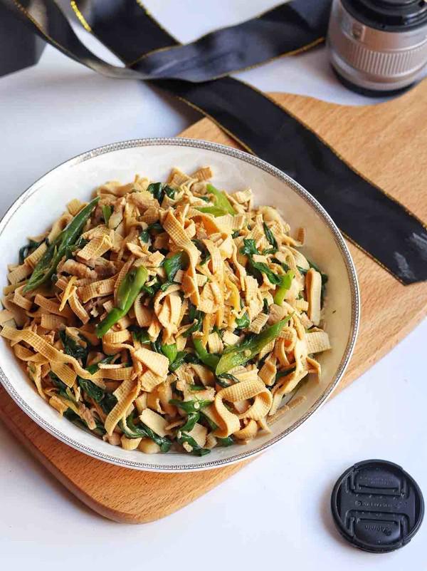 韭菜千張炒肉絲的做法-家常味炒菜譜-易網健康養(yǎng)生網 韭菜千張炒肉絲的做法-家常味炒菜譜