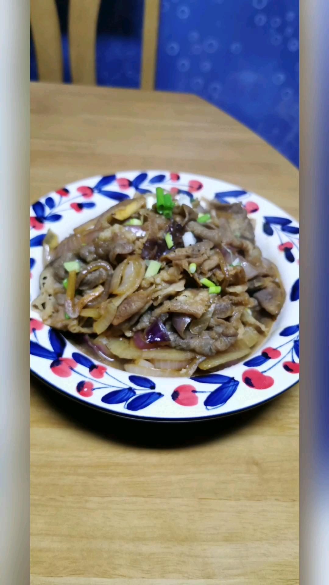 洋蔥炒肥牛的做法-家常味炒菜譜-易網健康養生網 洋蔥炒肥牛的做法-家常味炒菜譜