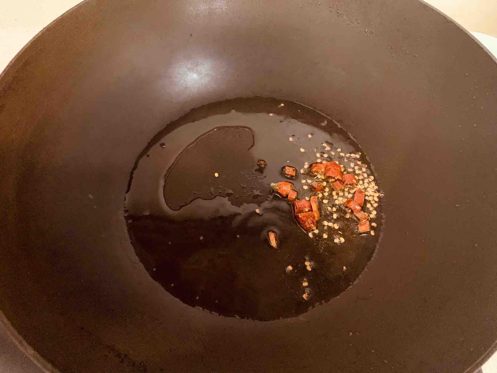 油燜雞的做法-家常味燜菜譜-易網健康養生網 油燜雞的做法-家常味燜菜譜