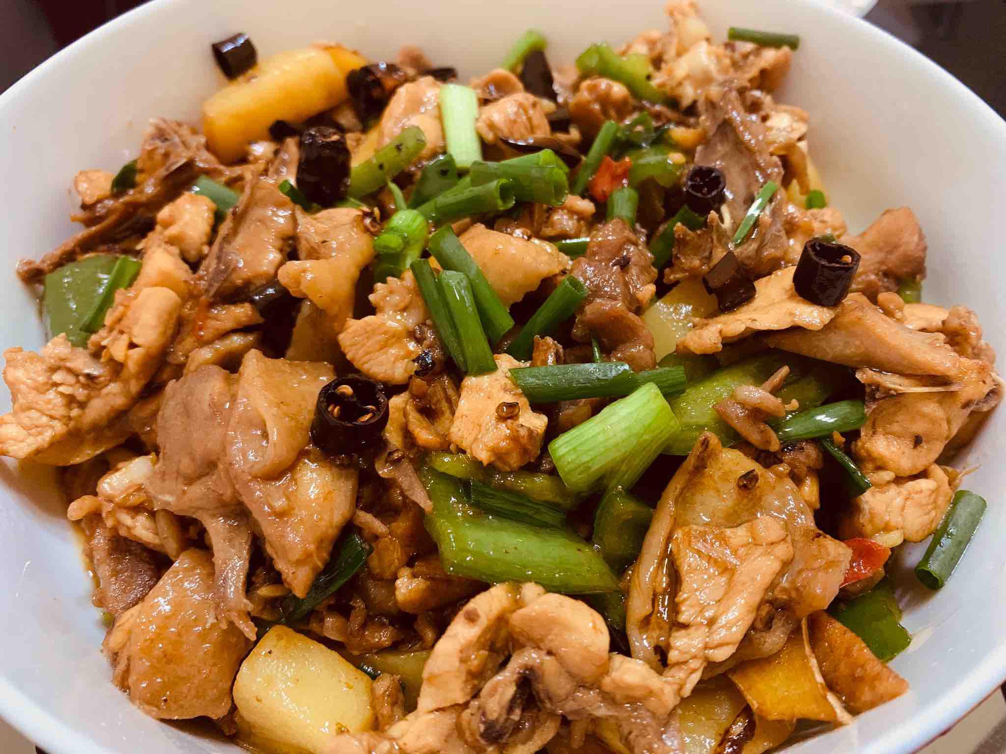 油燜雞的做法-家常味燜菜譜-易網健康養生網 油燜雞的做法-家常味燜菜譜