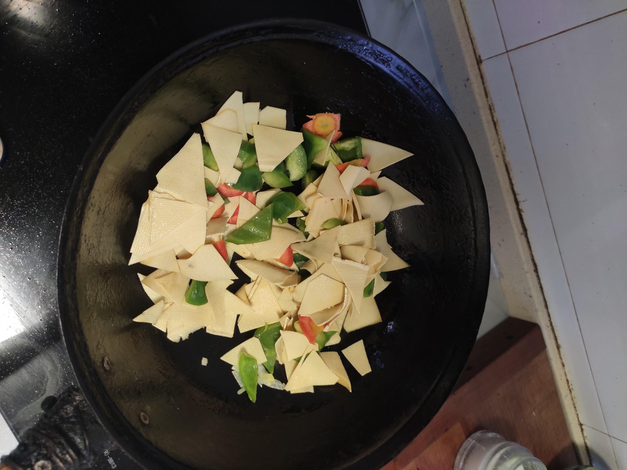 肉炒干豆腐的做法-咸鮮味炒菜譜