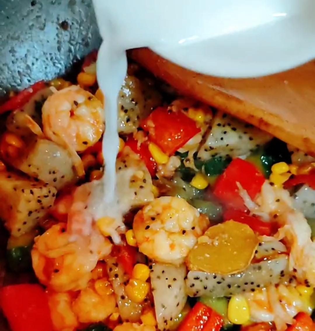 五彩繽紛火龍果的做法-果味炒菜譜-易網健康養生網 五彩繽紛火龍果的做法-果味炒菜譜