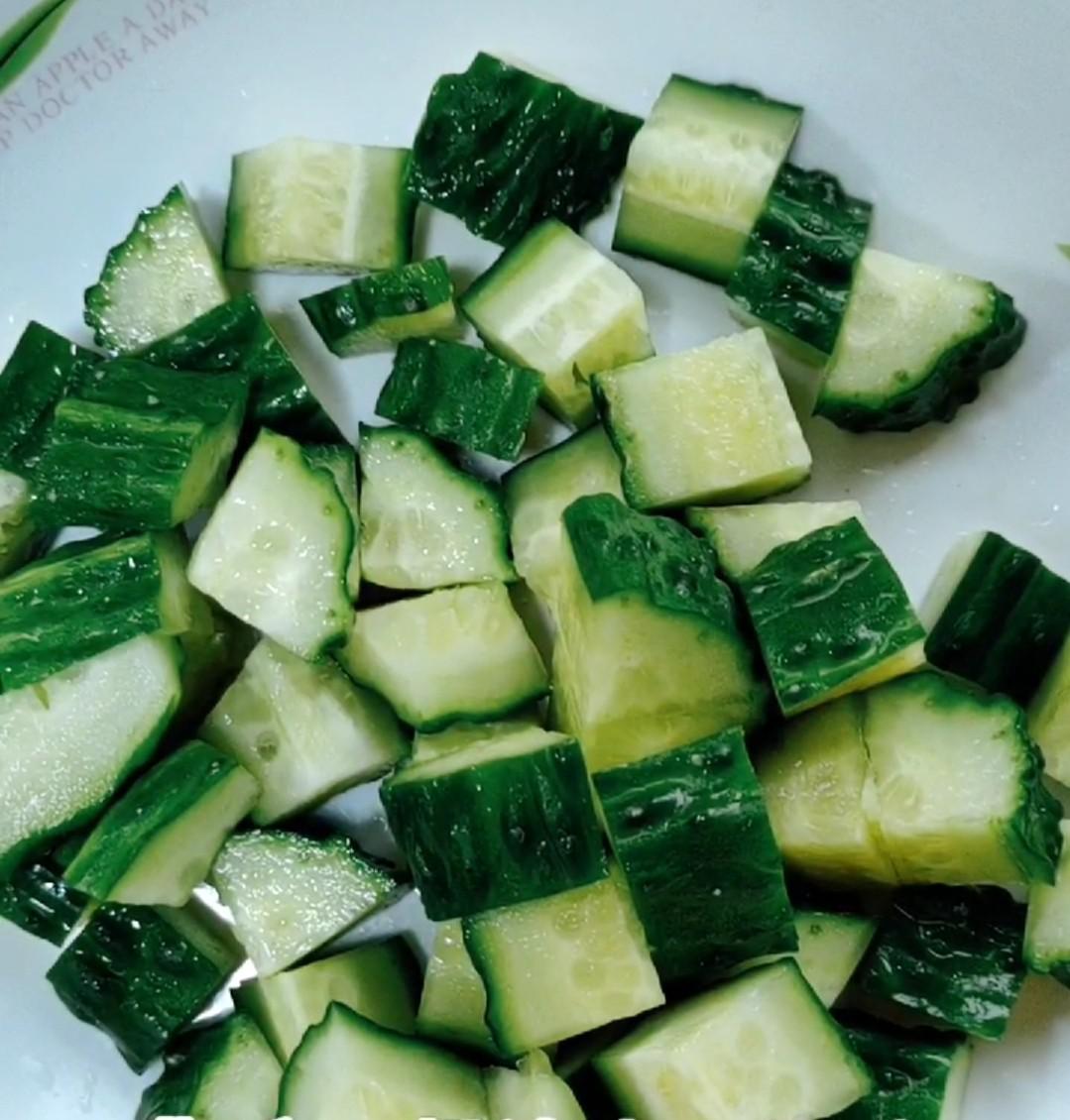 五彩繽紛火龍果的做法-果味炒菜譜-易網健康養生網 五彩繽紛火龍果的做法-果味炒菜譜