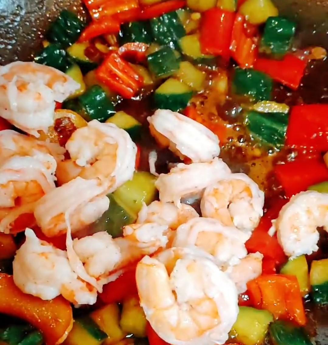 五彩繽紛火龍果的做法-果味炒菜譜-易網健康養生網 五彩繽紛火龍果的做法-果味炒菜譜