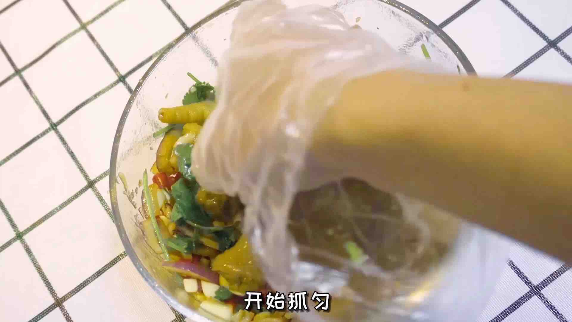 檸檬鳳爪的做法-酸辣味拌菜譜-易網健康養生網 檸檬鳳爪的做法-酸辣味拌菜譜