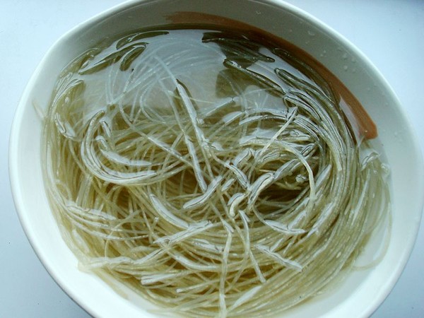 金針菇燴粉條的做法-香辣味燴菜譜-易網(wǎng)健康養(yǎng)生網(wǎng) 金針菇燴粉條的做法-香辣味燴菜譜