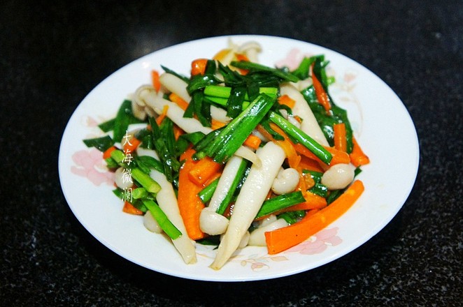 韭菜炒白玉菇的做法-家常味炒菜譜-易網(wǎng)健康養(yǎng)生網(wǎng) 韭菜炒白玉菇的做法-家常味炒菜譜