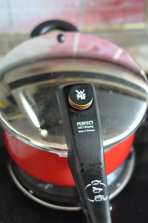 簡易燉排骨的做法-家常味燉菜譜-易網健康養生網 簡易燉排骨的做法-家常味燉菜譜