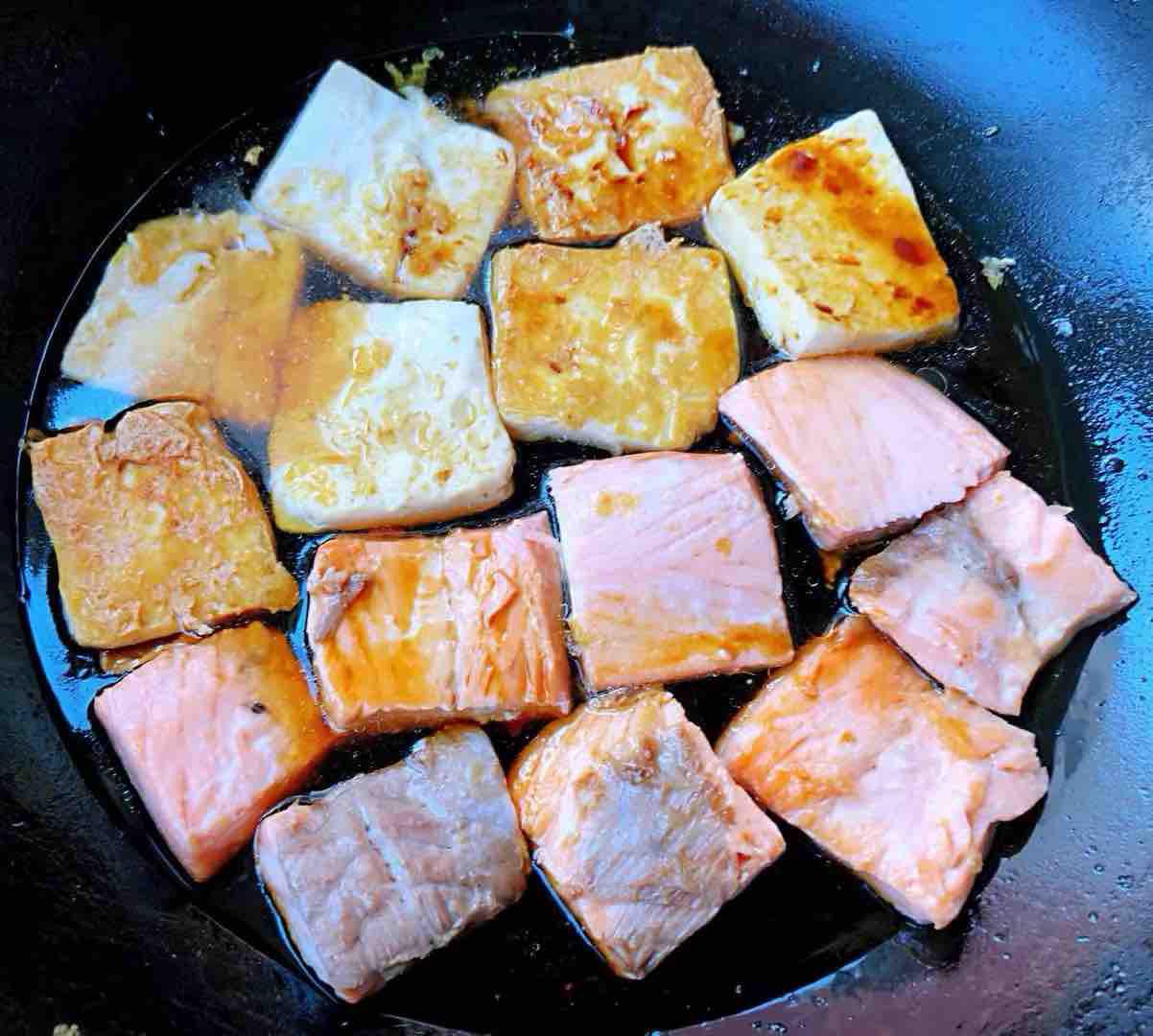 照燒三文魚煎豆腐的做法-家常味煎菜譜-易網健康養生網 照燒三文魚煎豆腐的做法-家常味煎菜譜