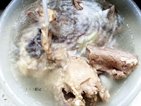 電飯煲鹵牛肉的做法-咸鮮味鹵菜譜-易網(wǎng)<a href=http://www.xllyou.com/ target=_blank class=infotextkey>健康養(yǎng)生</a>網(wǎng) 電飯煲鹵牛肉的做法-咸鮮味鹵菜譜