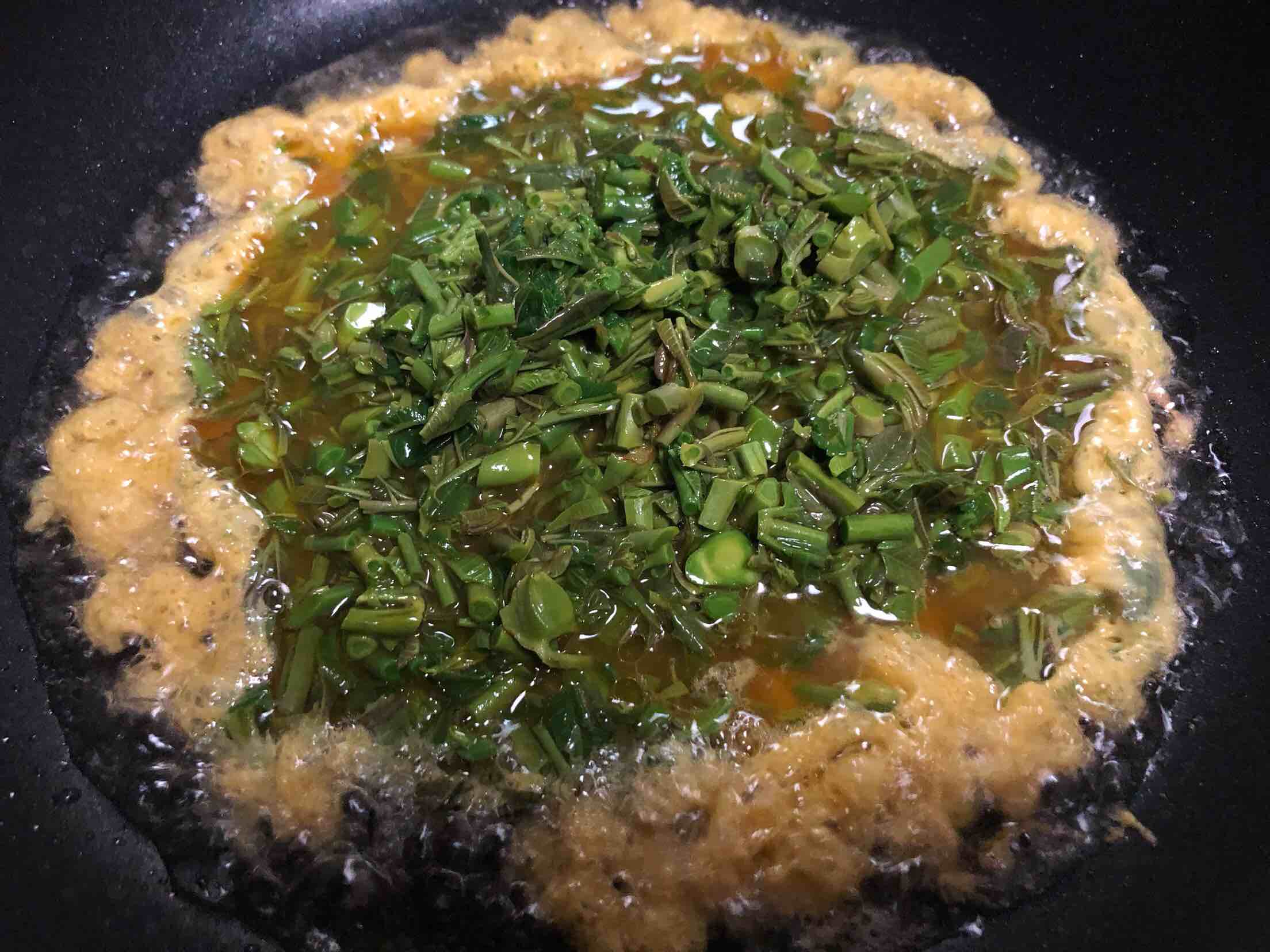 香椿頭炒雞蛋的做法-家常味炒菜譜-易網(wǎng)健康養(yǎng)生網(wǎng) 香椿頭炒雞蛋的做法-家常味炒菜譜