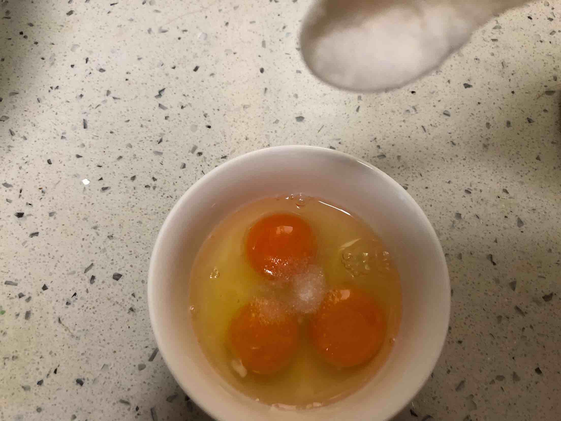 香椿頭炒雞蛋的做法-家常味炒菜譜-易網(wǎng)健康養(yǎng)生網(wǎng) 香椿頭炒雞蛋的做法-家常味炒菜譜