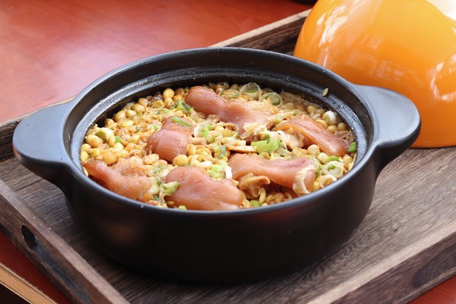 豬腳燉黃豆芽的做法-家常味燉菜譜-易網(wǎng)健康養(yǎng)生網(wǎng) 豬腳燉黃豆芽的做法-家常味燉菜譜