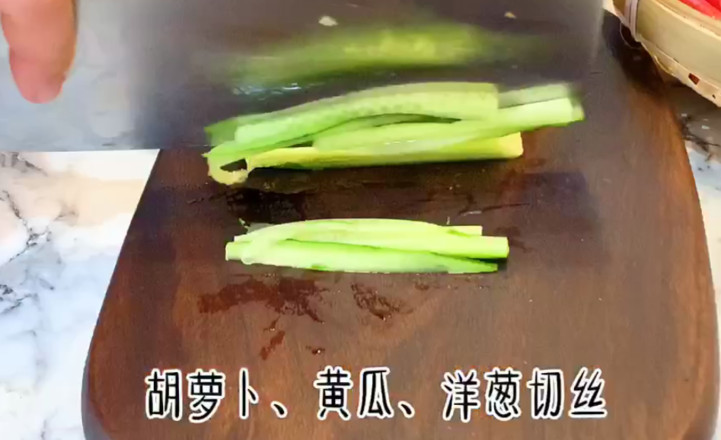 紅油豬耳的做法-香辣味拌菜譜-易網<a href=http://www.xllyou.com/ target=_blank class=infotextkey>健康養生</a>網 紅油豬耳的做法-香辣味拌菜譜