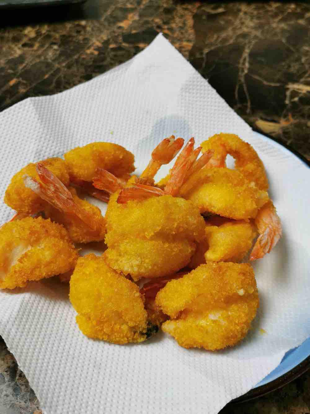 土豆絲成就了“金絲鳳尾蝦”的做法-咸鮮味炸菜譜