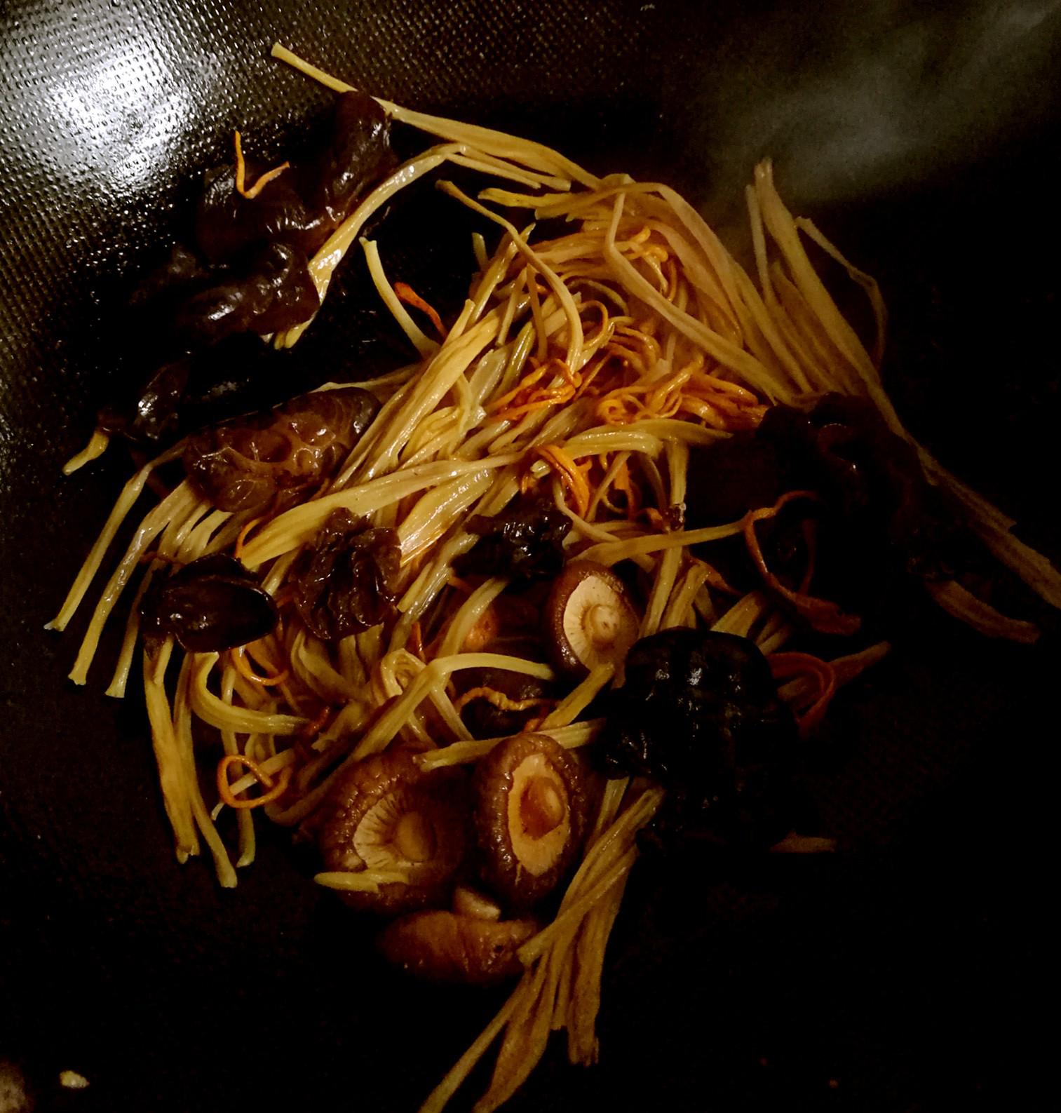 菌菇玉子豆腐的做法-其它口味燒菜譜-易網健康養生網 菌菇玉子豆腐的做法-其它口味燒菜譜