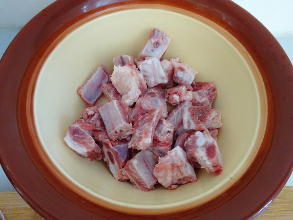 照燒排骨的做法-咸鮮味燒菜譜-易網<a href=http://www.xllyou.com/ target=_blank class=infotextkey>健康養(yǎng)生</a>網 照燒排骨的做法-咸鮮味燒菜譜