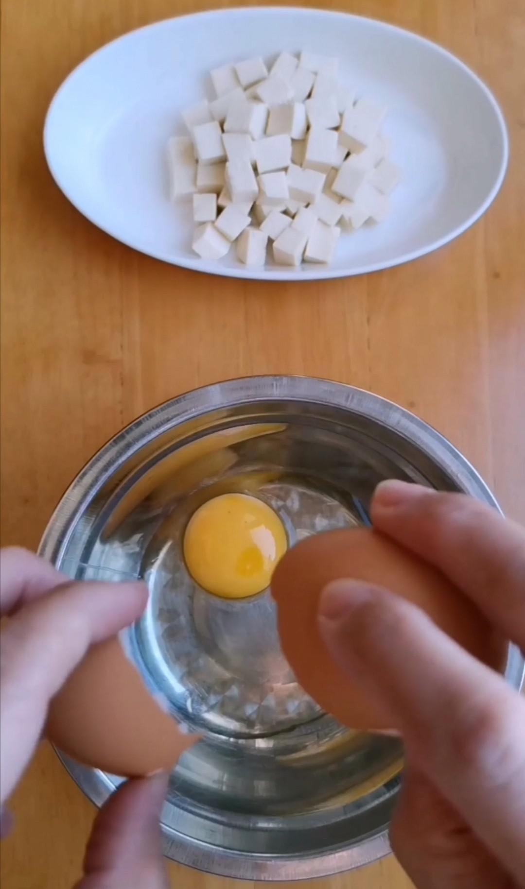 嫩豆腐與雞蛋的完美碰撞的做法-咸鮮味蒸菜譜-易網(wǎng)健康養(yǎng)生網(wǎng) 嫩豆腐與雞蛋的完美碰撞的做法-咸鮮味蒸菜譜